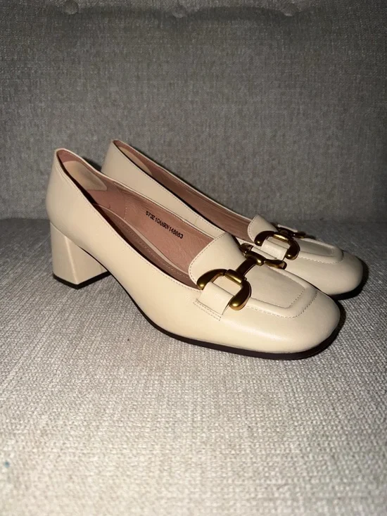 Bibilou Anthropologie Valencia Cream Block Heel Loafer with Gold Chain Accent - Picture 2 of 8